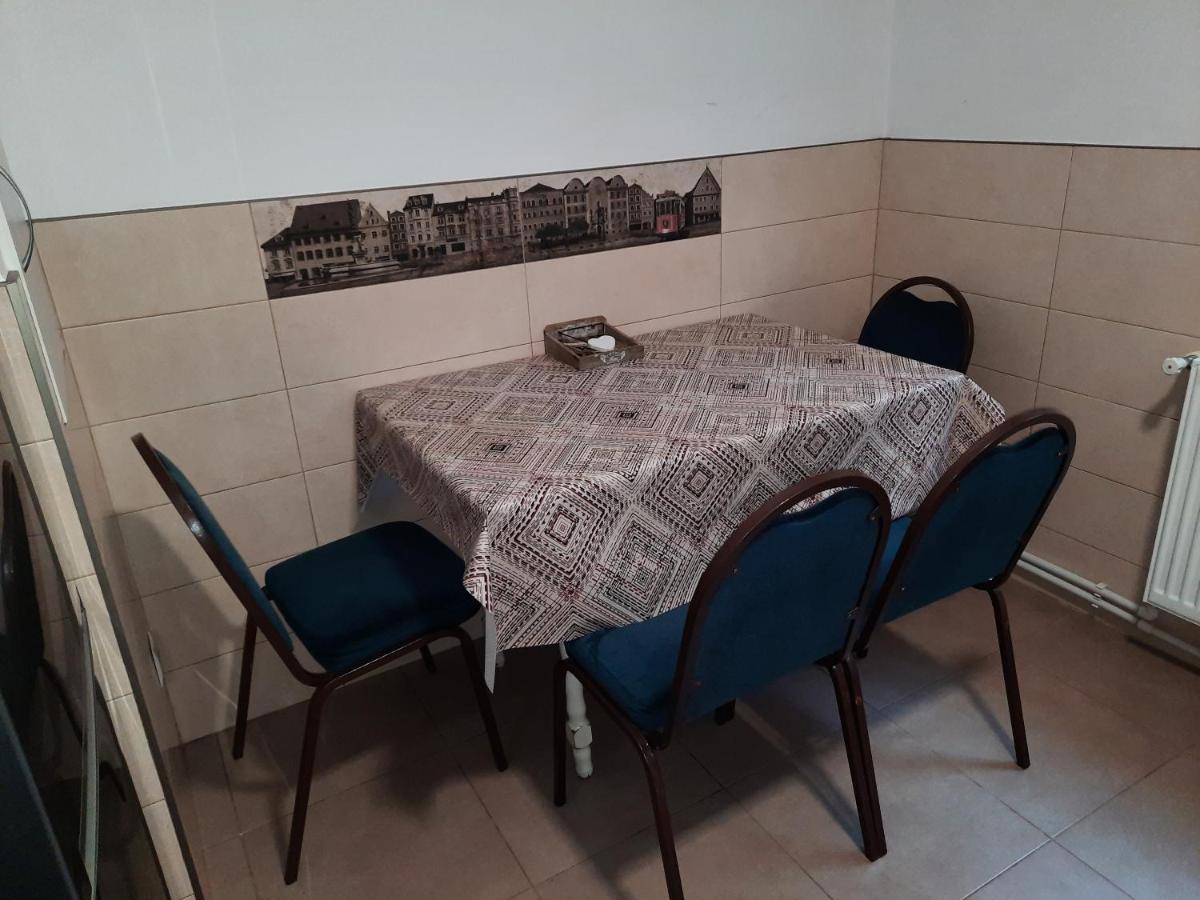 Cozy Three Rooms Apartment Kolozsvár Kültér fotó