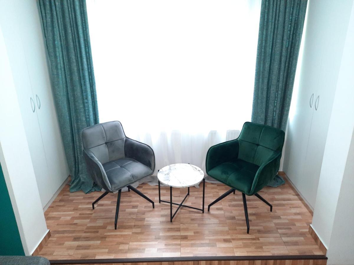 Cozy Three Rooms Apartment Kolozsvár Kültér fotó